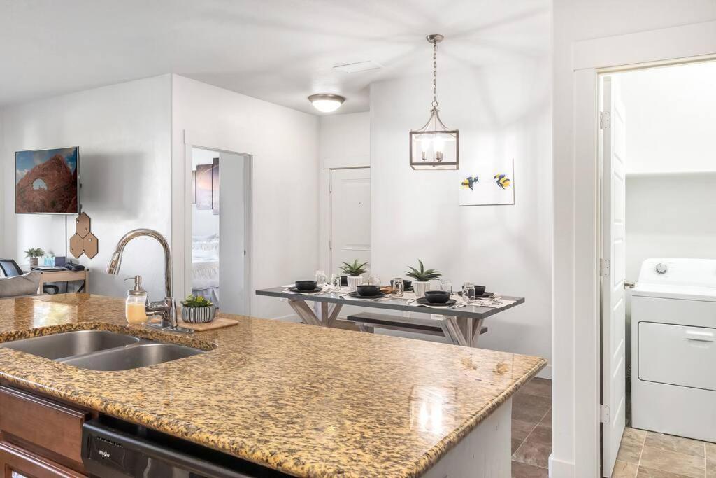Bee Chic In Sojo W/Hot Tub+Gym+Local Ski Slopes South Jordan Exteriér fotografie